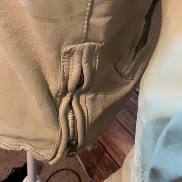 Brogden Track Light Yellow Jacket - Picture 10 of 10